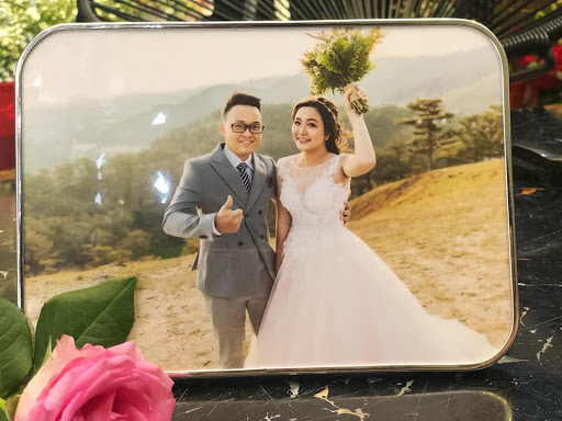 Ảnh mica để bàn là gì?